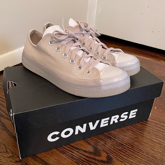 Converse Shoes - Chuck Taylor All Star Converse Beige, white and wild mango